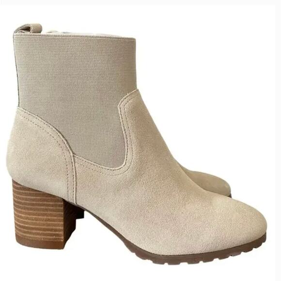 Violet & Red Loaded Knit Cuff Boots 9 NWOT Ankle Booties Beige Taupe Heel Suede - Picture 1 of 6